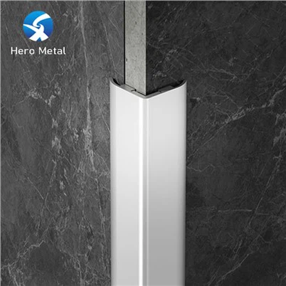 Fém csík csempéhez